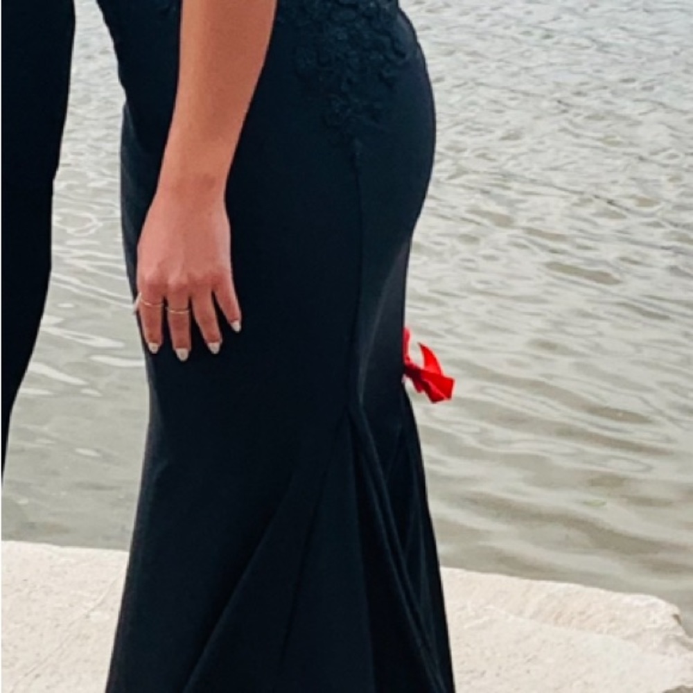 Amara Black Prom Dress, size 6 - Picture 3 of 16